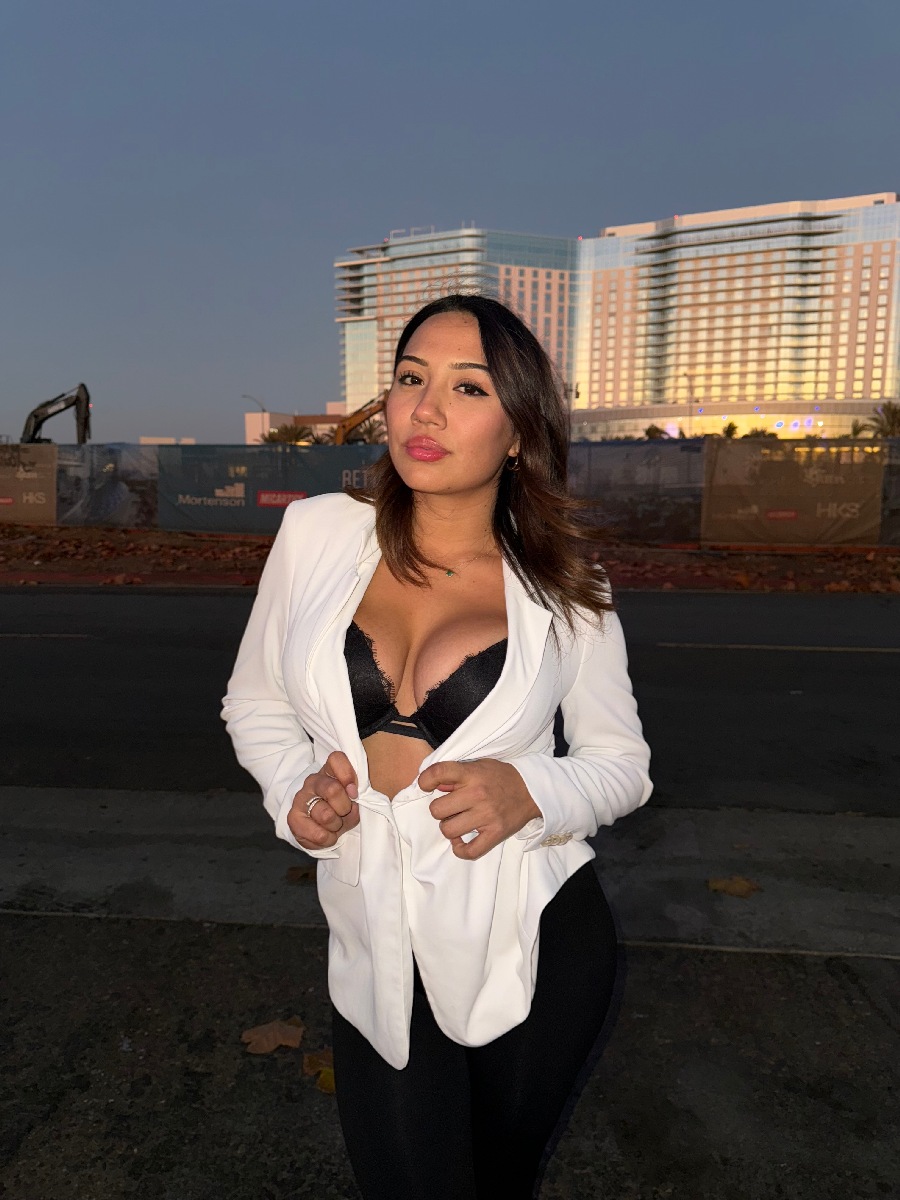 Take a pause and enjoy Ali Cruz — streaming from Soyapango