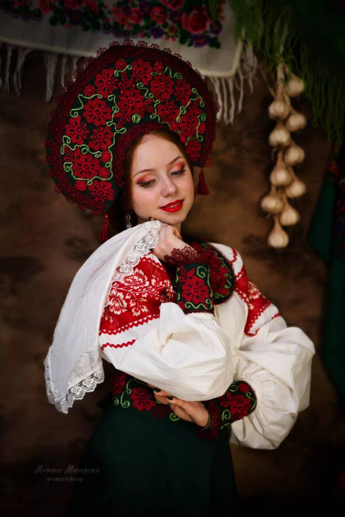 Women in Slavic costumes underwear in Soyapango